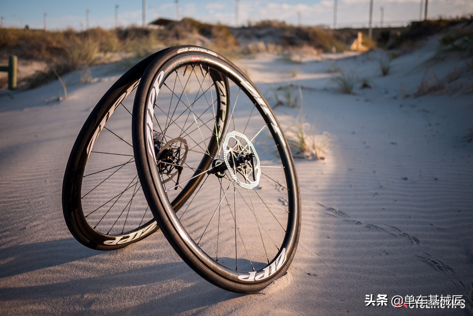 「单车基械匠」全面解读碳纤维轮组的价值究竟在哪里？