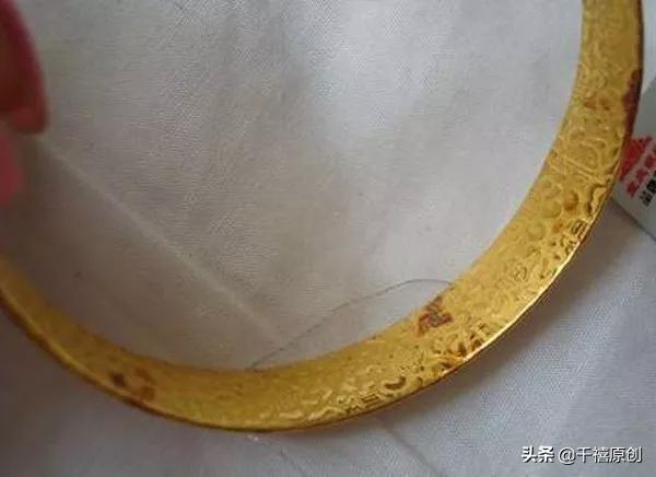 金镯子出现白斑,金镯子有白斑怎么解决