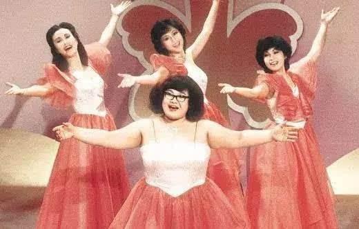 香港卫视中文台沈殿霞节目,tvb沈殿霞葬礼发言