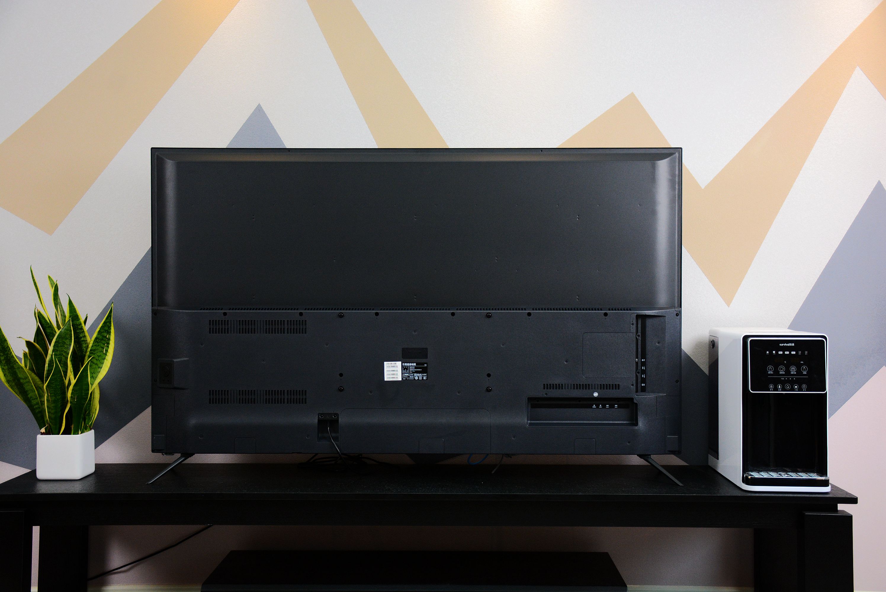 客厅C位的高性价比神器：乐融LetvY65电视评测