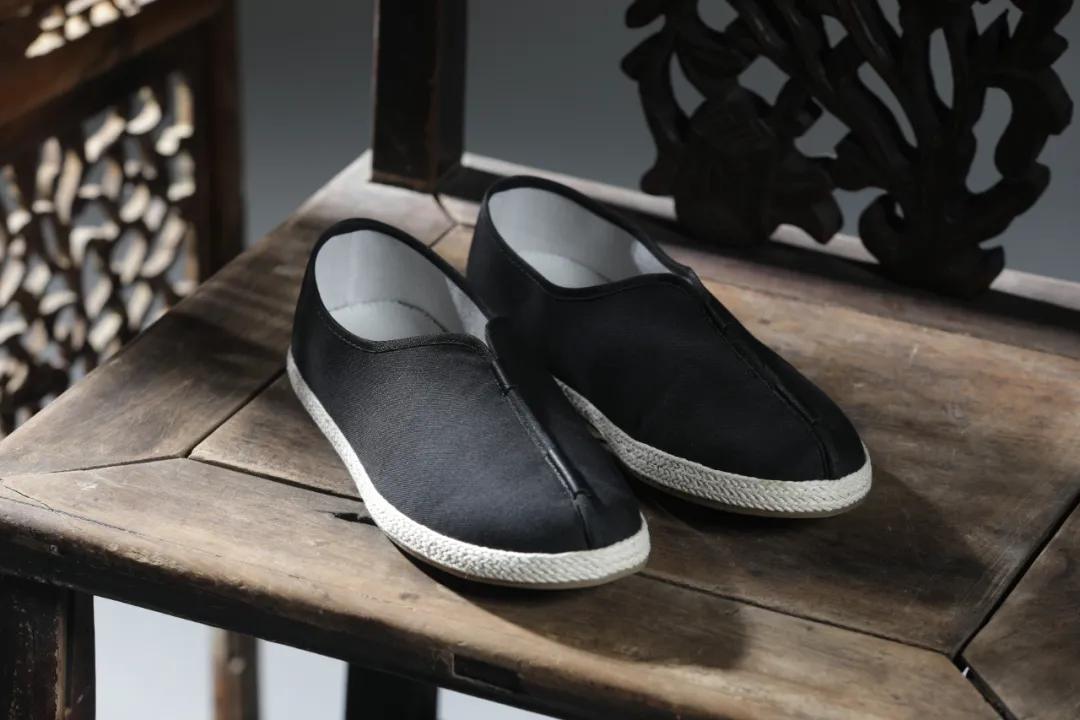 老北京布鞋穿起来真舒服,中国人穿的老布鞋