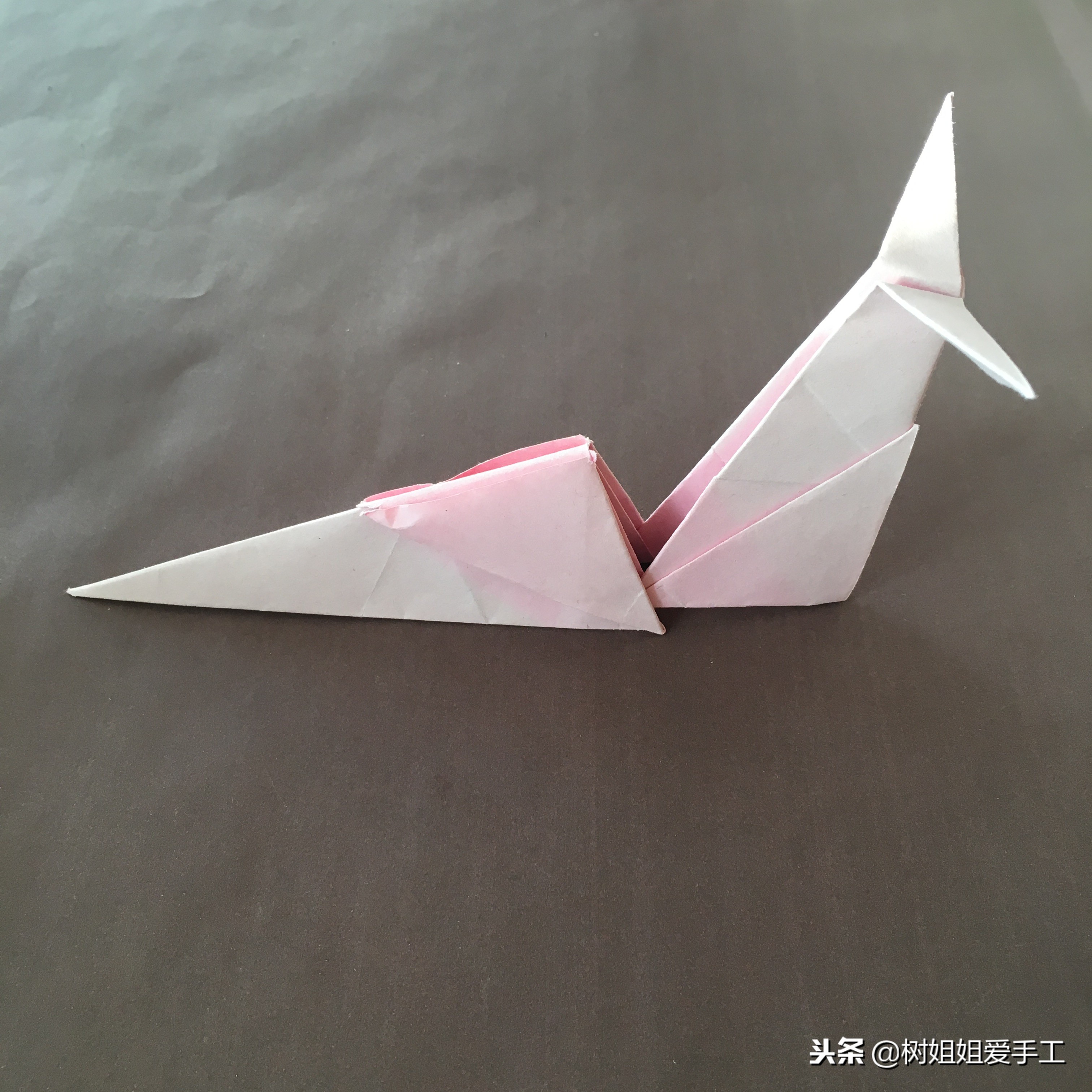 用一张长方形的彩纸做一个战斗机,用一张彩纸做世界公认最弱战斗机