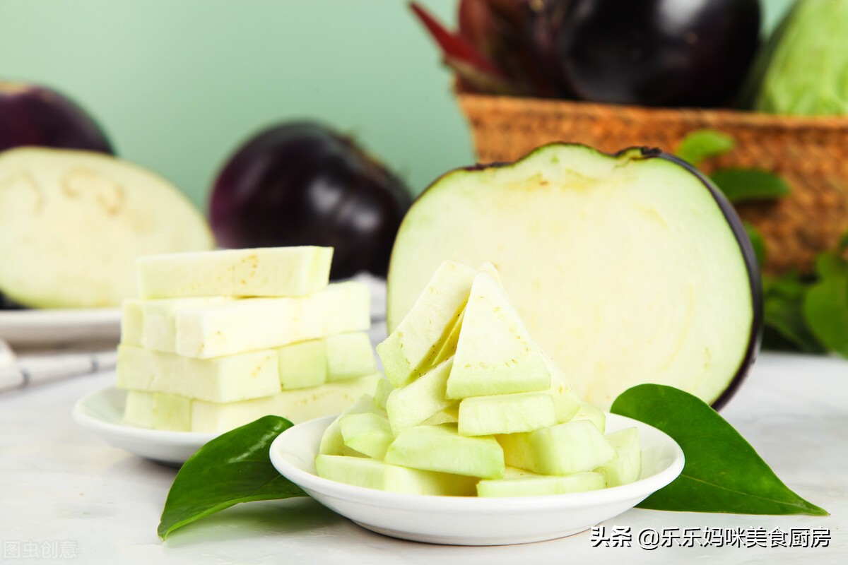 茄子买弯的好还是直的好,茄子买亮茄还是墨茄