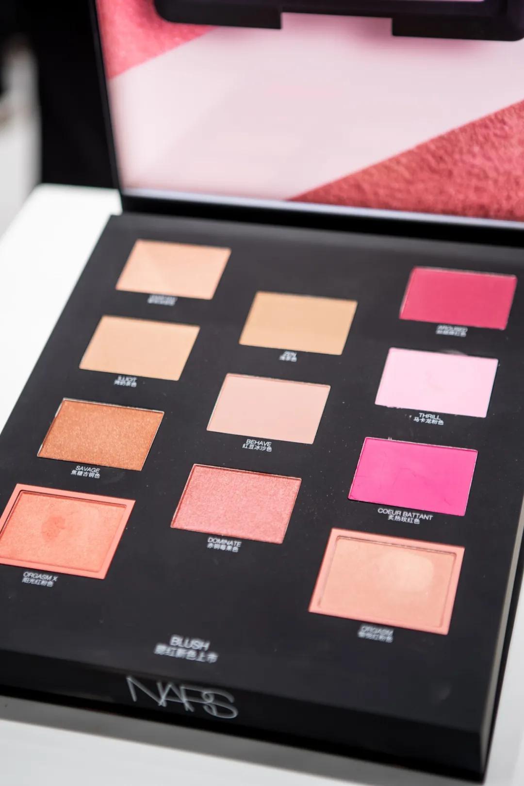 火爆全网的美妆店,美妆店火爆现场