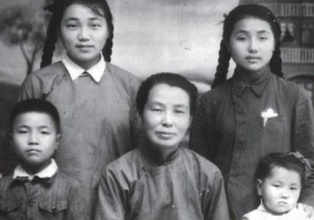 陈鸿:陈乔年遗失多年的女儿,少时参军,90年代才与家人相认