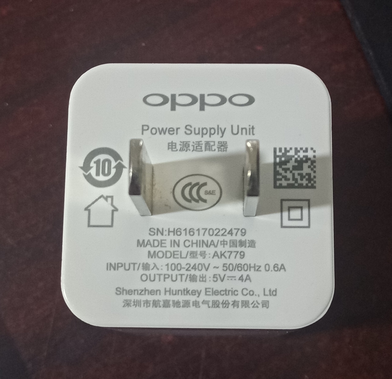 山寨也越来越舍得花成本了！拆解一个高仿的山货OPPO充电头