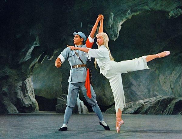 样板戏是一种什么样的戏剧,对样板戏的认识