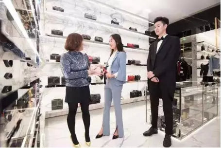 青岛海信广场闭店视频,青岛海信闭店答谢