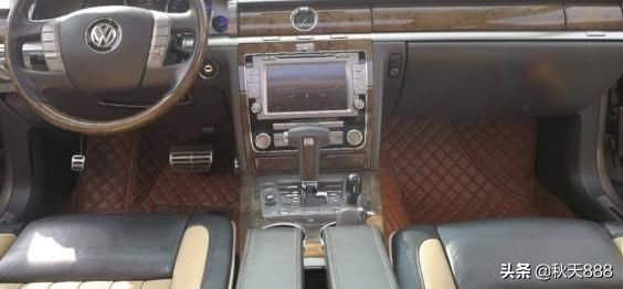 司机开着帕萨特带你回村,老板开大众辉腾