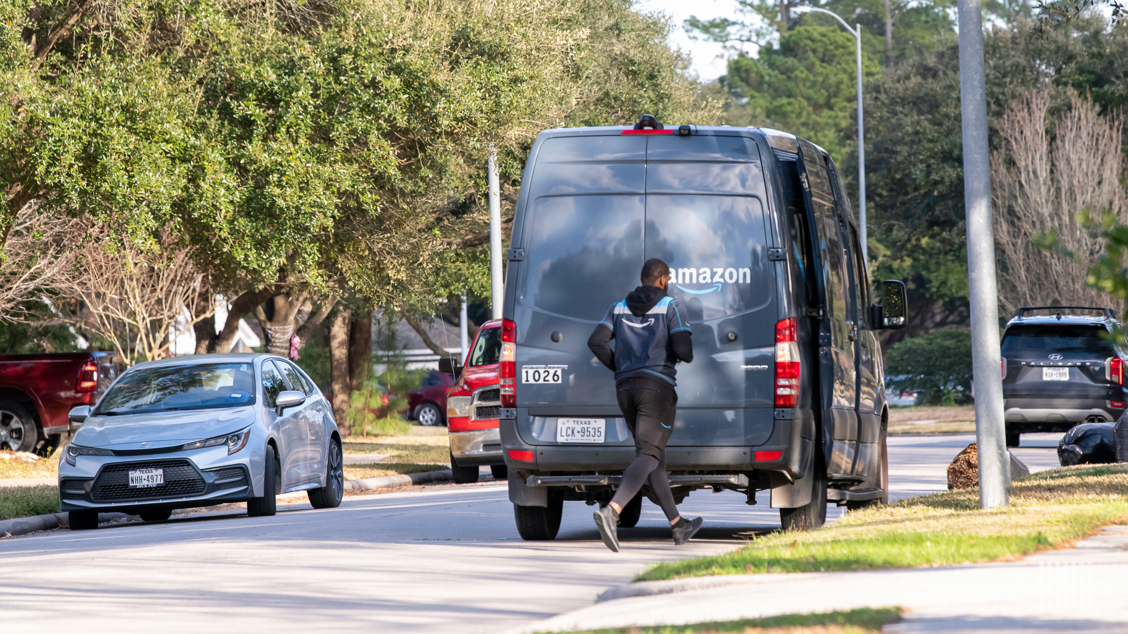 dhl快递香港排仓,dhl快递效率