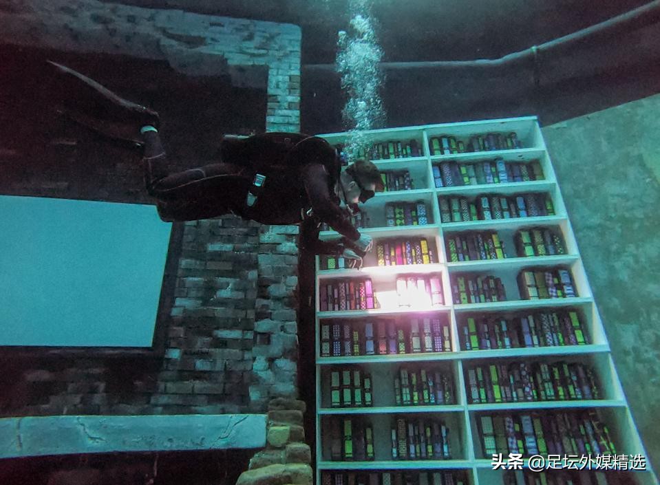 世界最深泳池在迪拜开业,迪拜全世界最高的游泳池