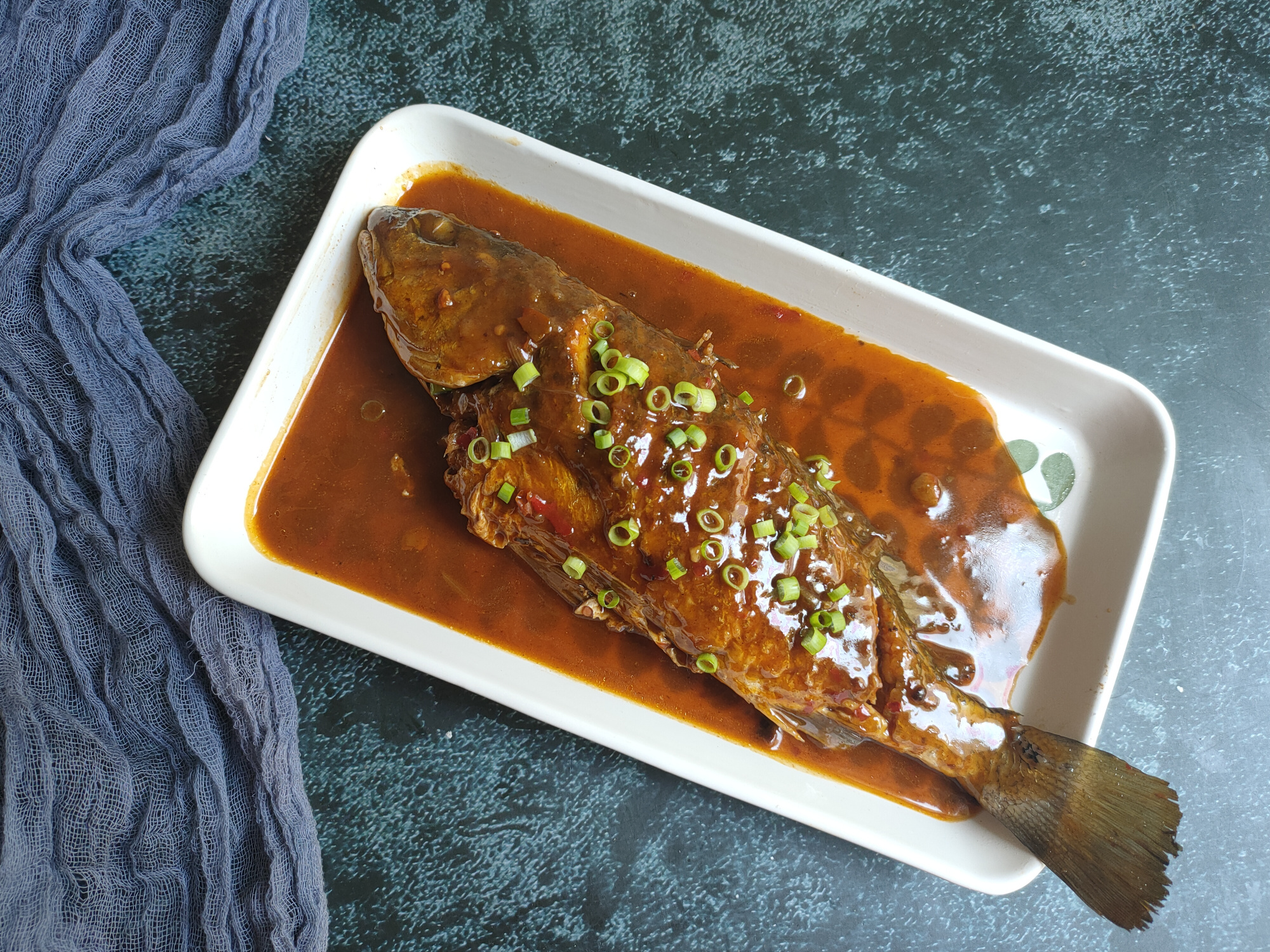 最经典红烧鱼的做法鱼肉香酥入味,不用油煎如何做出有劲道的红烧鱼