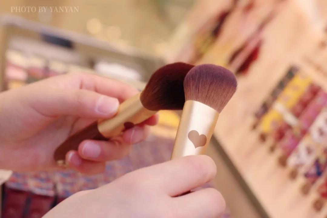 南京彩妆集合店wowcolour,有没有和wowcolour差不多的彩妆店