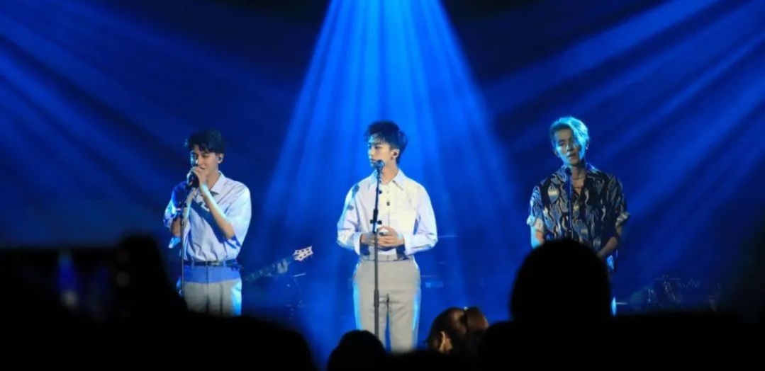 这里是我的舞台初中作文800字,我的舞台中考满分作文800字