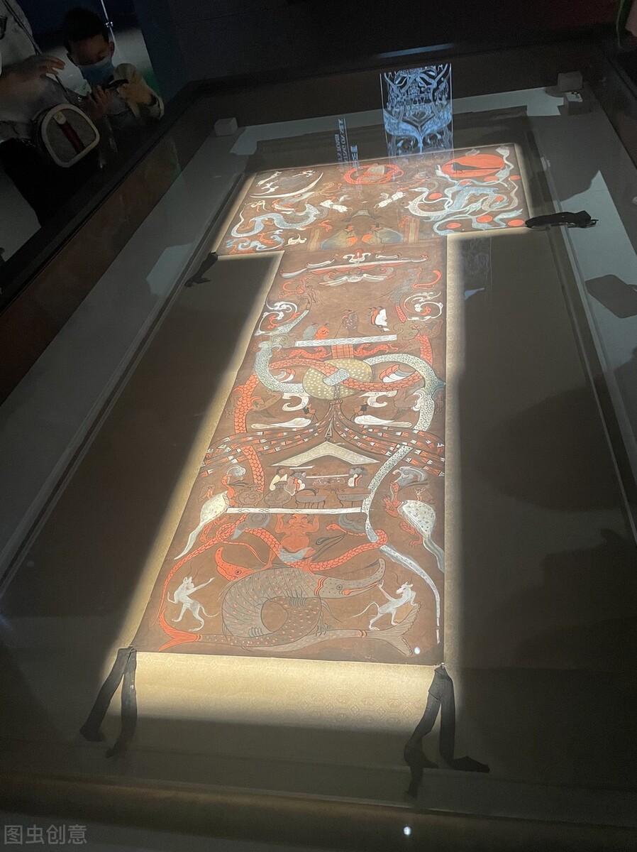 建筑工地挖出鬼火,地下冒绿光挖出的东西