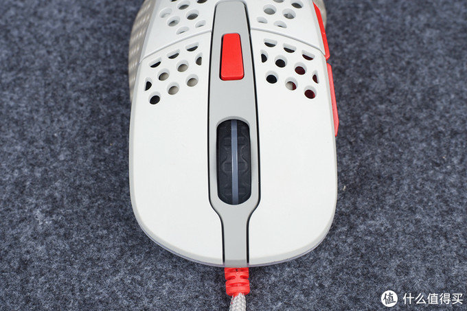 xtrfym4和xtrfym42区别,xtrfym4鼠标适合多大的手