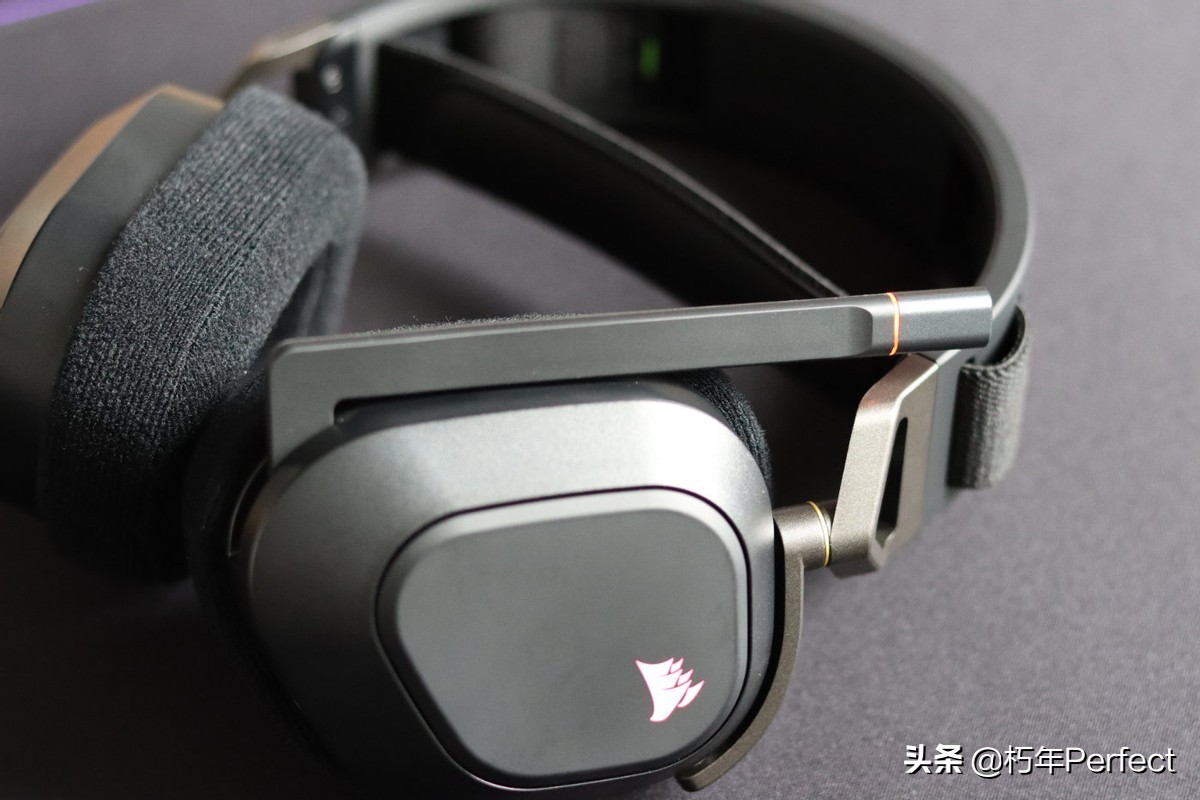 海盗船hs70无线耳机评测,海盗船hs80耳机开箱