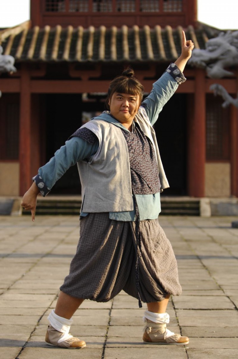 周星驰给钱拍戏,周星驰成名后只给4个人当配角