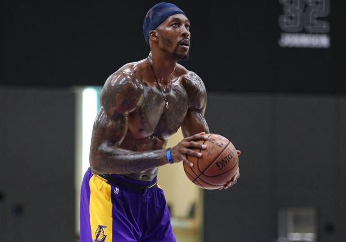 老詹入选75大球星,现役健美先生第一人