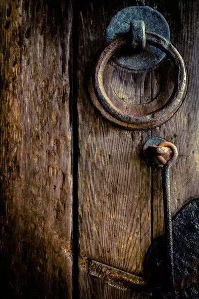 从前的锁好看钥匙也精美,从前的锁好看钥匙也精美什么意思