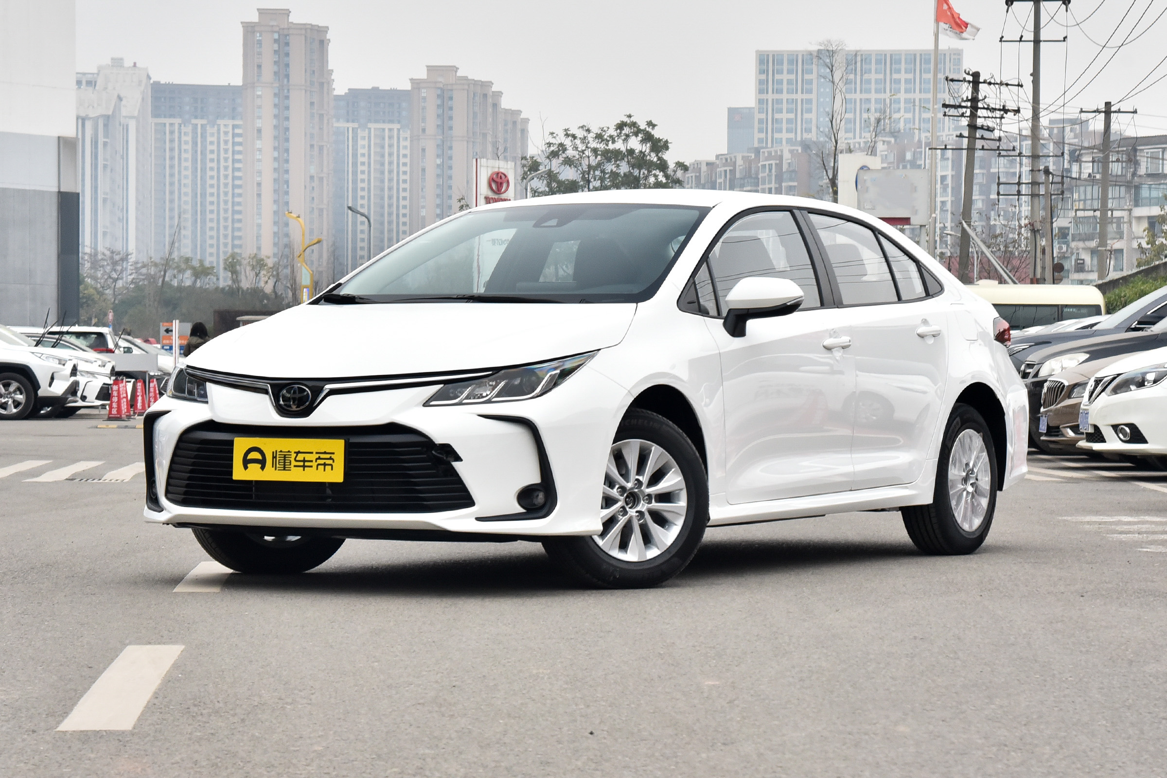 本田思域2021款hatchback220turbocvt,新车指导价11.98万哪款高配