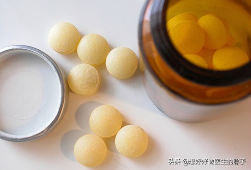 女性绝经期出现骨痛，提示可能骨质疏松了，医生教您如何系统应对