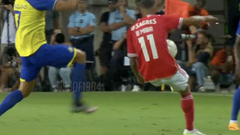 尴尬c罗罕见罚丢点球,c罗恶意犯规迪马利亚