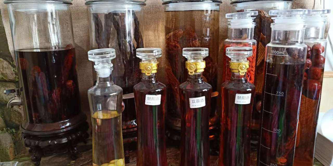 2米长大蟒蛇吓坏居民,深山出现巨大蟒蛇