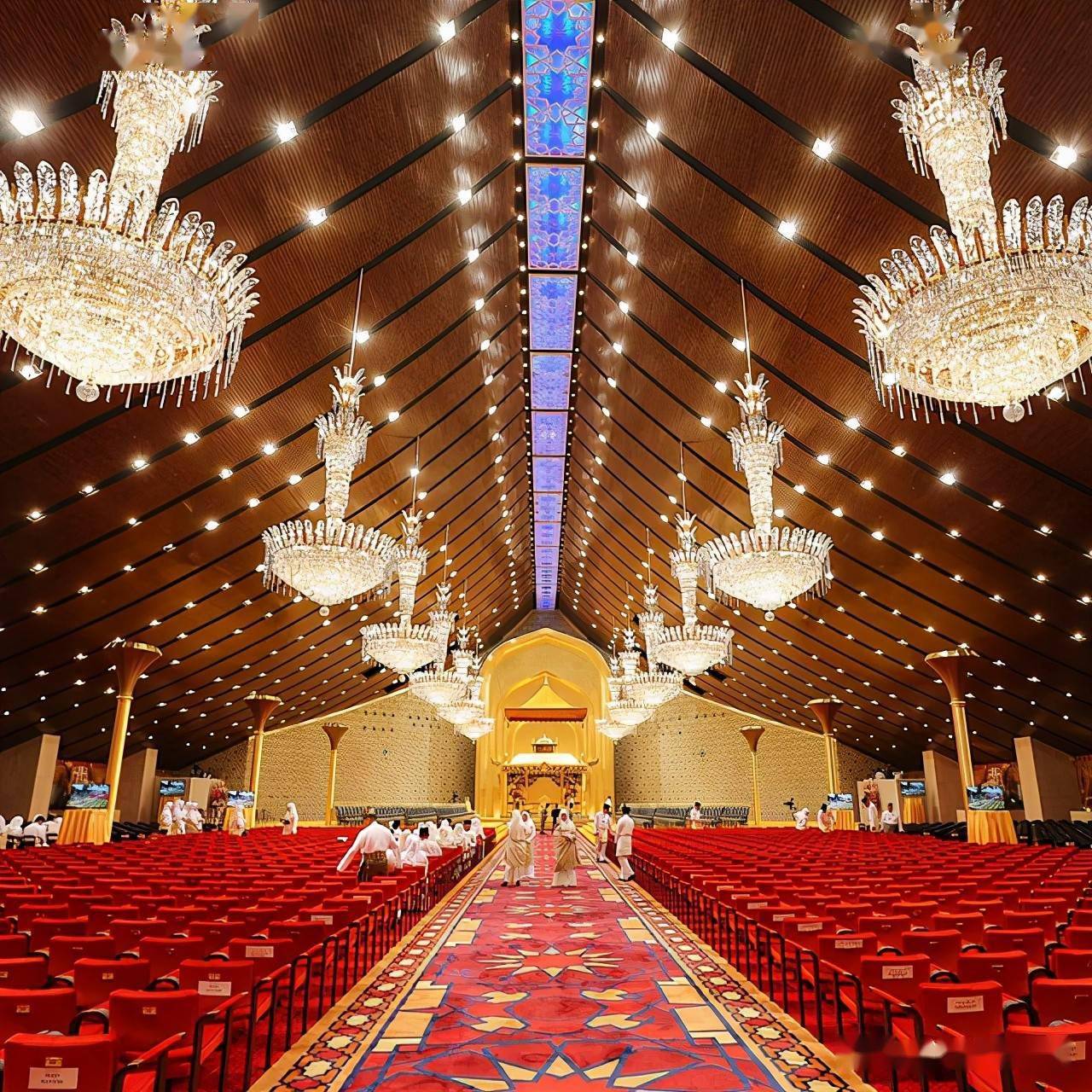 文莱国王到底有多少豪车,文莱国王拥有7000辆豪车