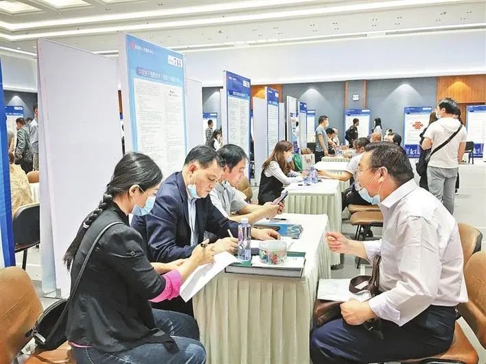 不管英雄草莽，都去过深圳人才大市场