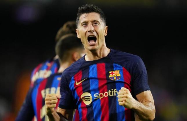 反转直击梅西,巴萨大逆转球迷反应