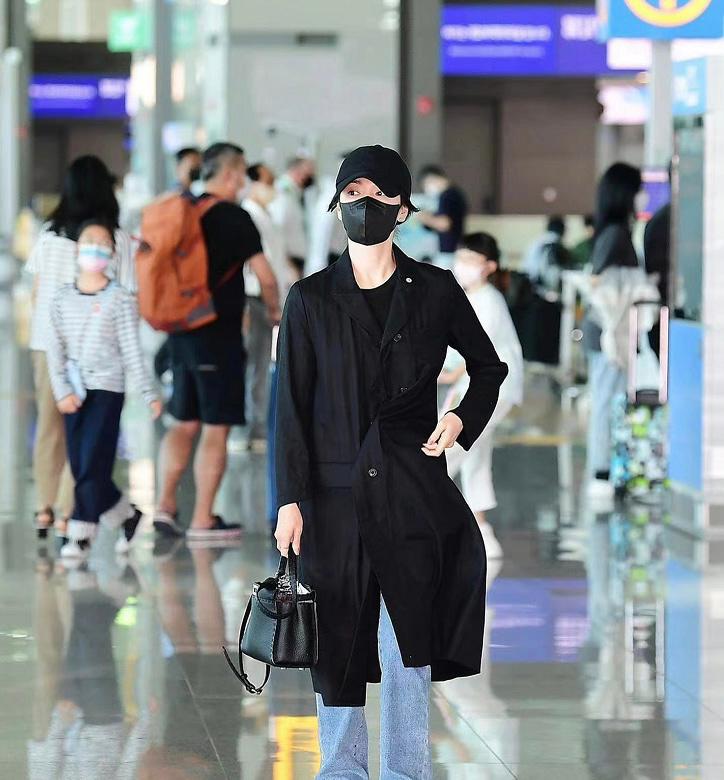 近期宋慧乔穿出不一样的美,宋慧乔穿搭日常短黑裙