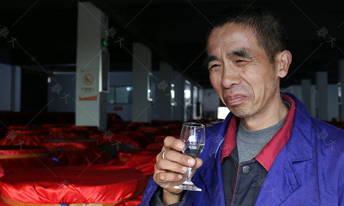 白酒蒸馏设备是什么,白酒蒸馏的设备有什么