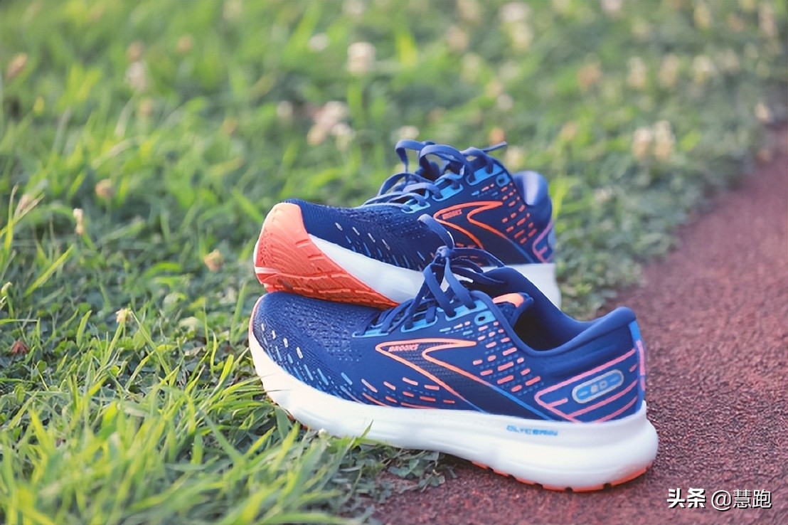 什么样的跑鞋能提高速度,适合日常跑步训练的跑鞋
