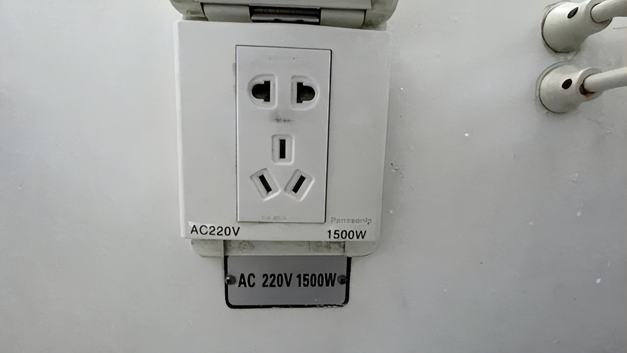 列车软卧能带多少充电宝,火车硬卧没有带充电器怎么充电