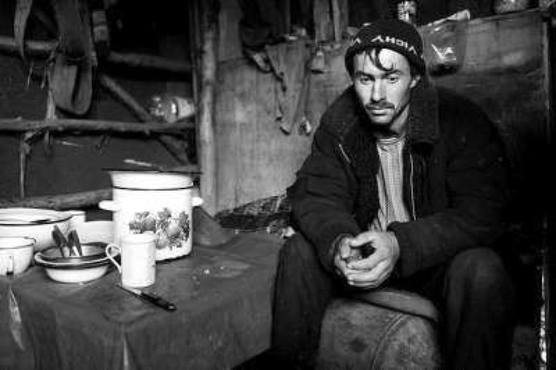 为了不饿死，伊朗人正在卖掉*丸睾**