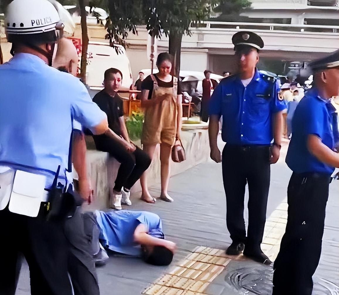 发财了！西安司机被男的扇耳光，女的踢*体下**，如今至少获赔20万？