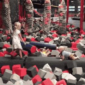 妹子穿皮裤,女生的皮裤