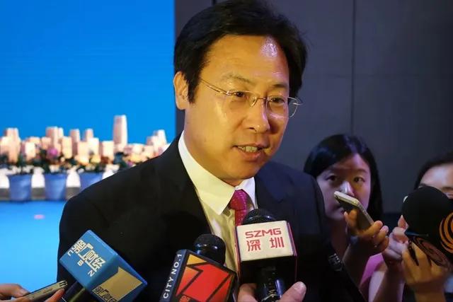 恒丰“蔡皮带”，涉案超百亿，*妇情**五十个！皮带比许家印的贵多了