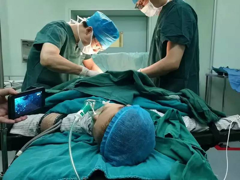 男性割包皮真的好吗？23岁男子分享自身经历：割包皮，不疼是假的