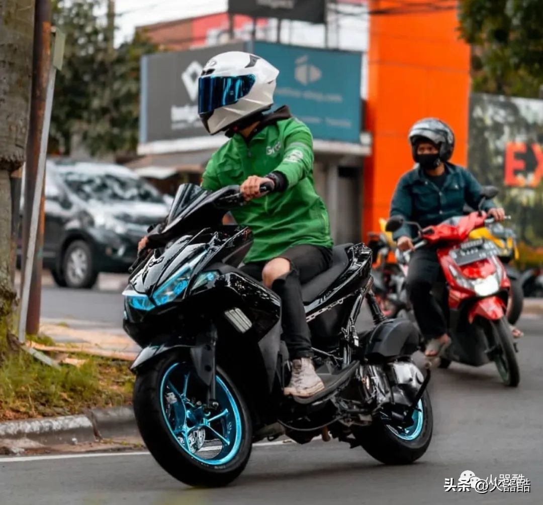 雅马哈nvx155帅气视频,aerox155与nvx155哪个好