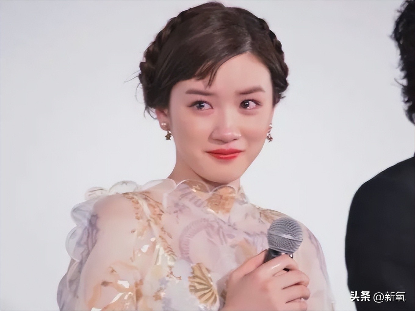 眼睛怎么才能变成星星眼,怎么让眼睛变星星眼