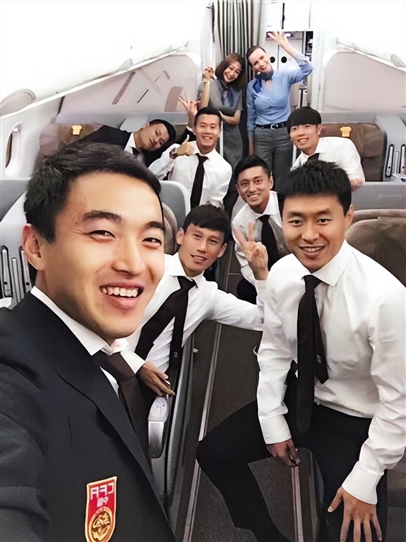 曲艺界顶级嘲讽国足，李铁敛财手段被曝光，一亿存款只是冰山一角