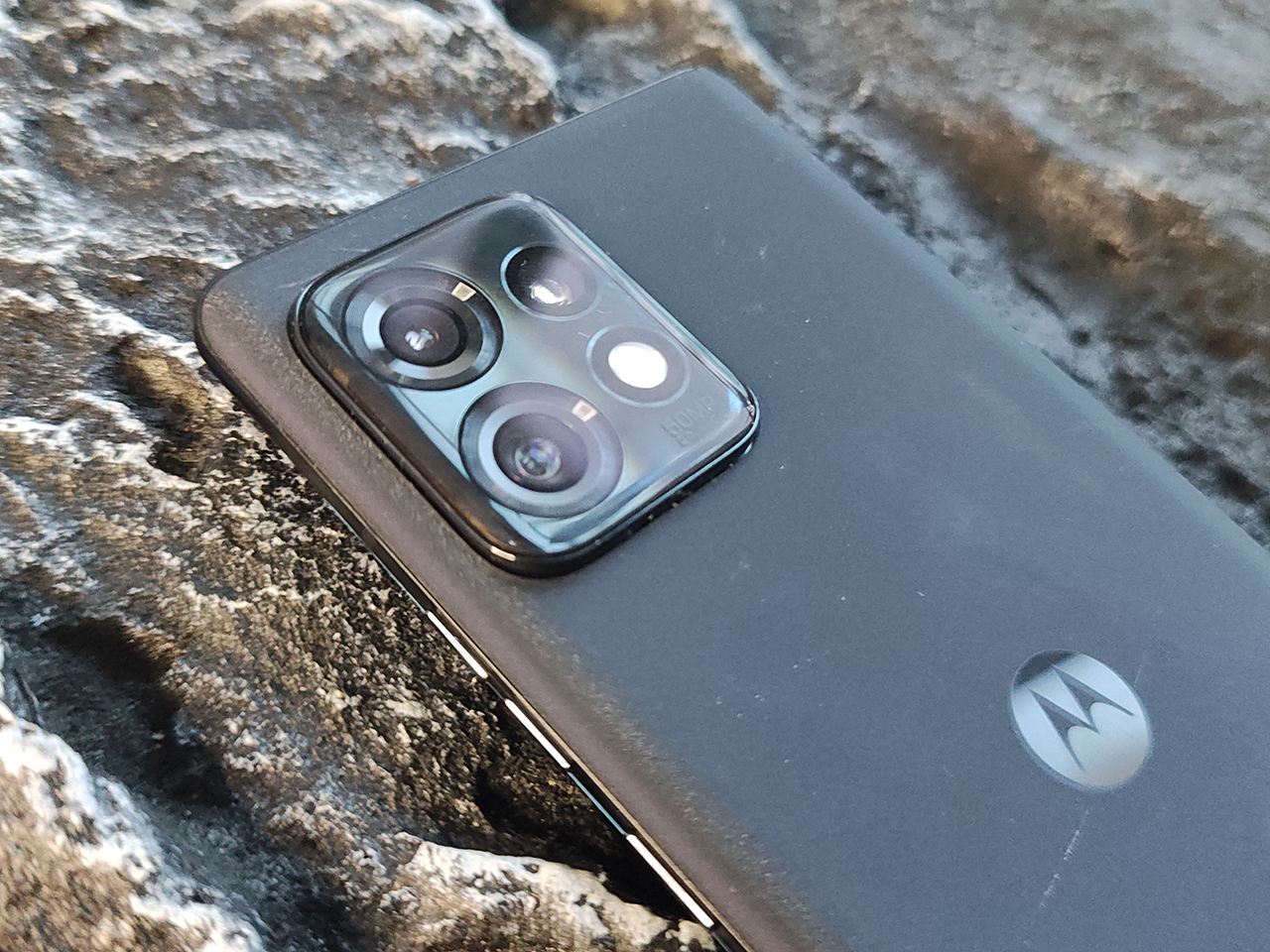 motox40屏幕测评,四曲面屏高级感