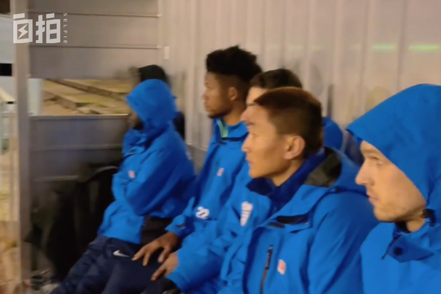 17岁开始踢职业足球还晚吗,我从几岁开始踢足球