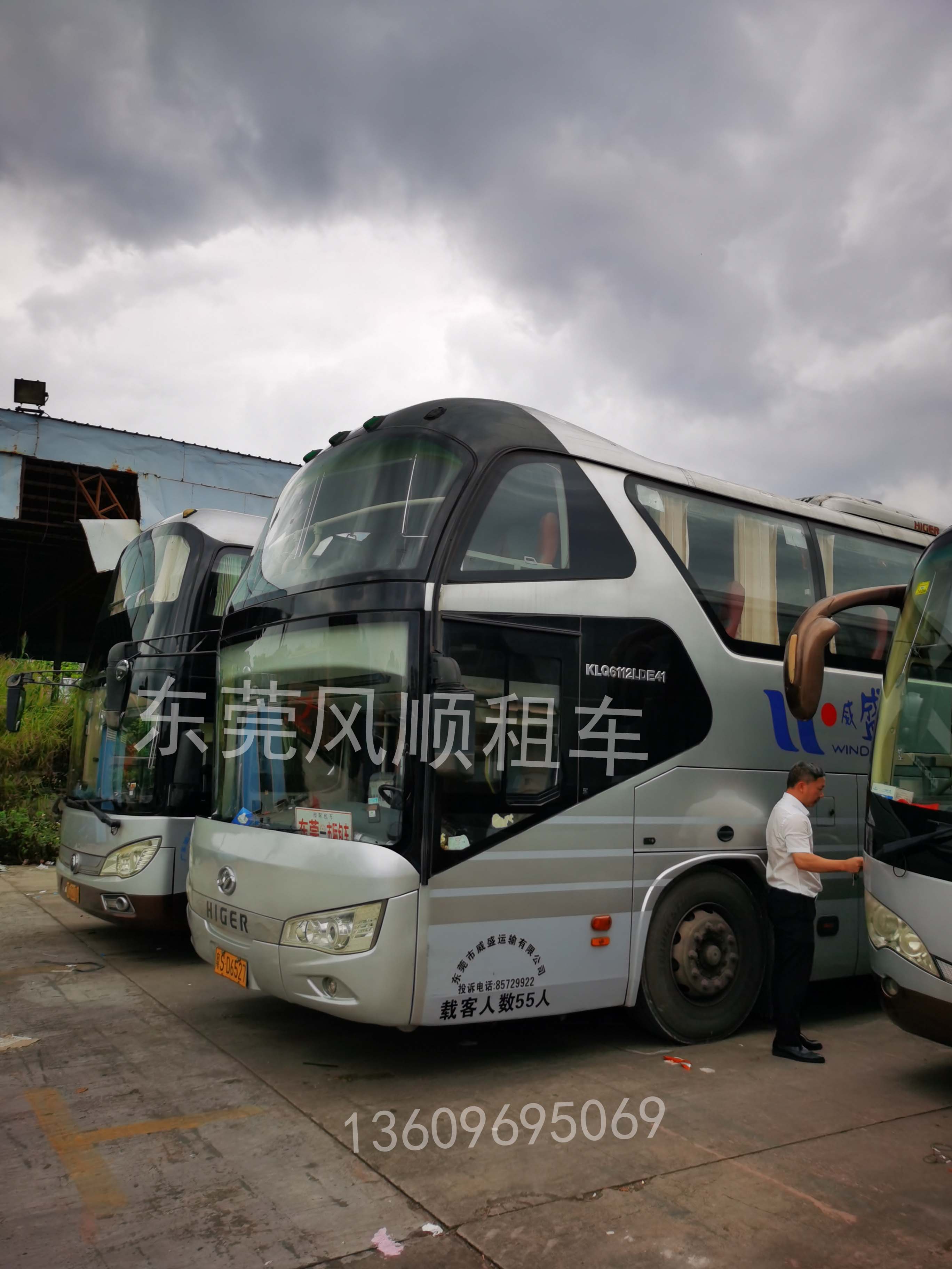 南京租车考斯特23座中巴车,广州丰田考斯特租车费用