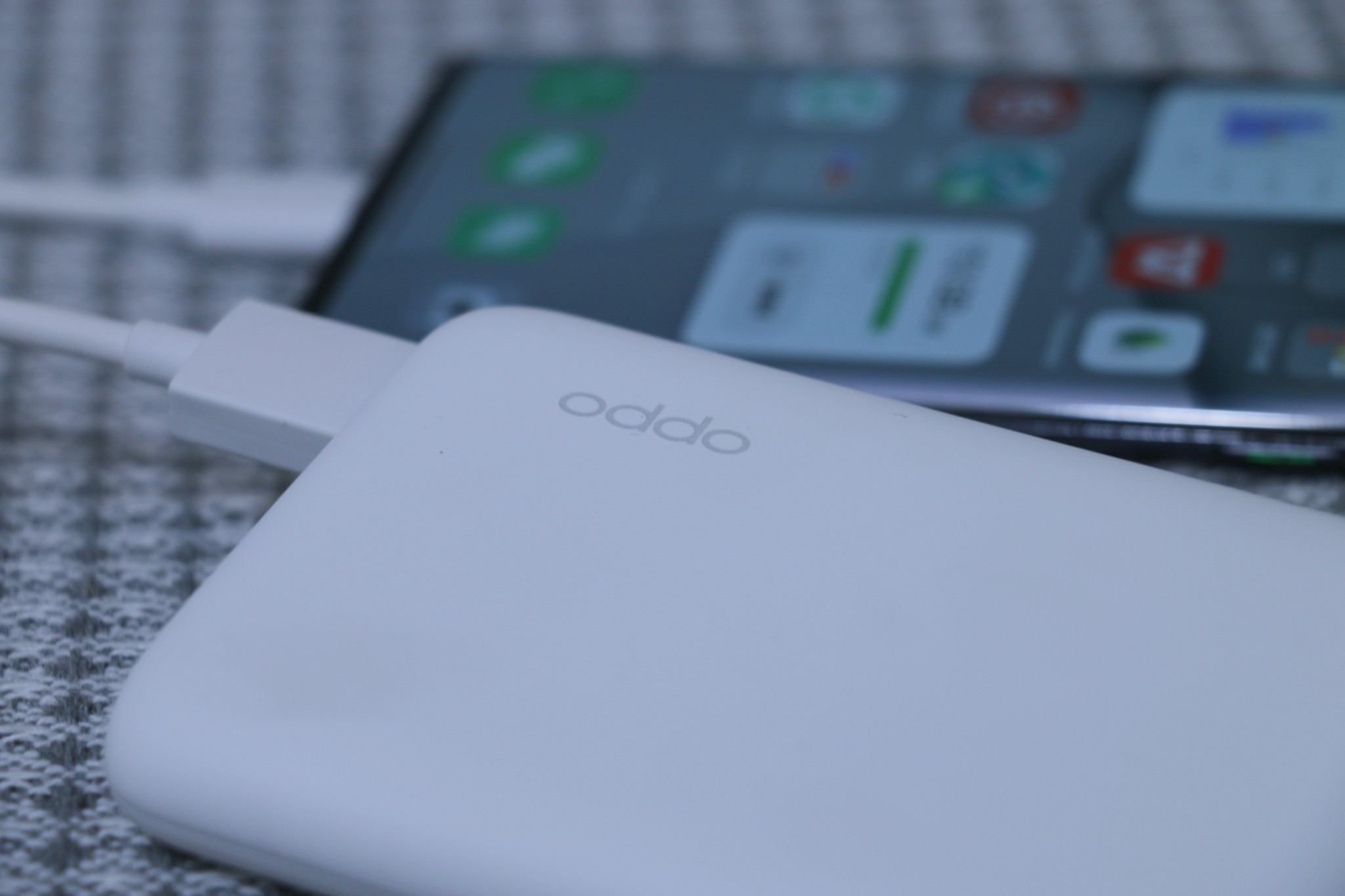 60woppo超级闪充充电宝,真我33瓦充电宝和oppo33瓦充电宝