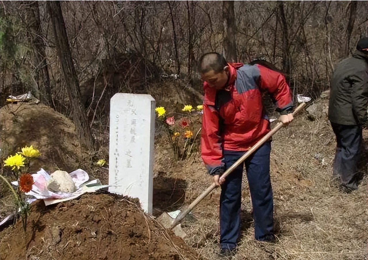 清明上坟前三后四有什么讲究,清明扫墓有前三后四的说法吗