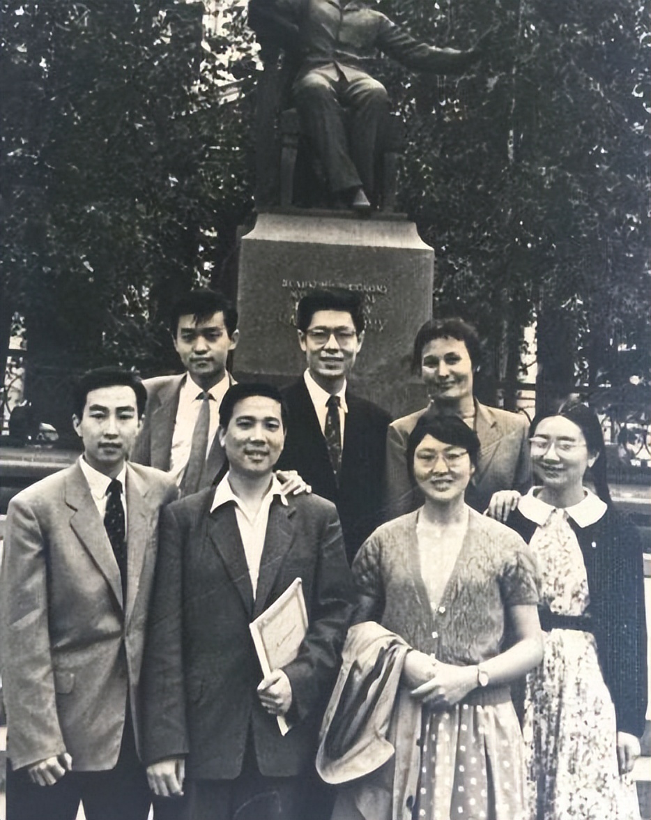 国宝级钢琴家刘诗昆现任老婆,钢琴家刘诗昆最近婚姻状况