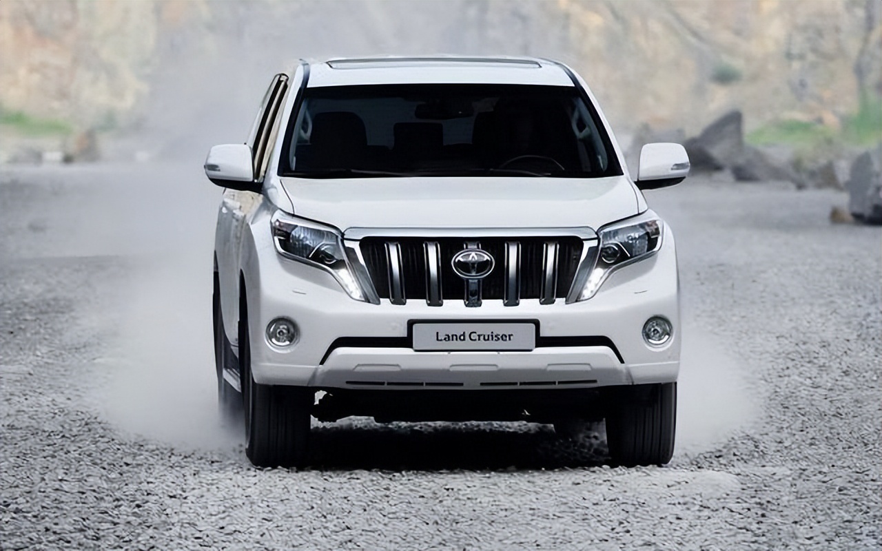 离了大谱！2.8T国六普拉多重回国内，价格比宝马X5还高得多